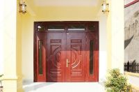 Nhà ống nên dùng cửa gì? - Cửa thép vân gỗ có phải lựa chọn tốt